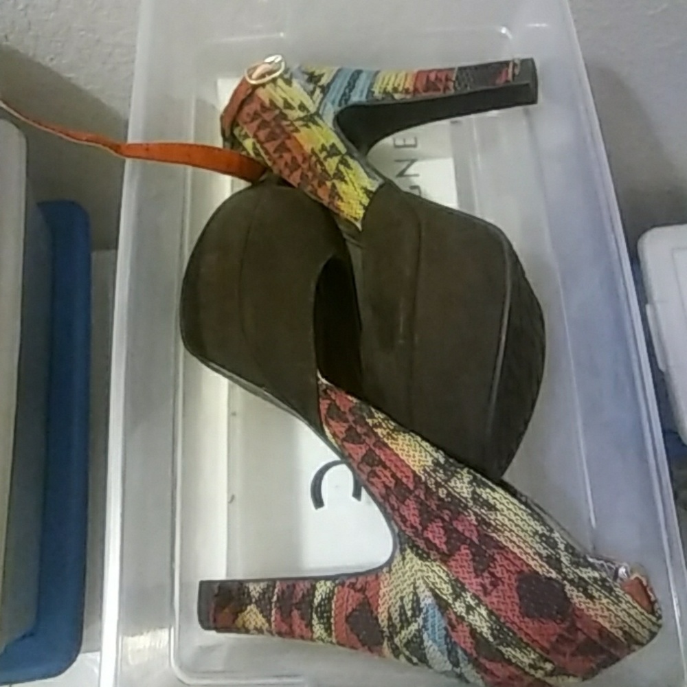 Shoe